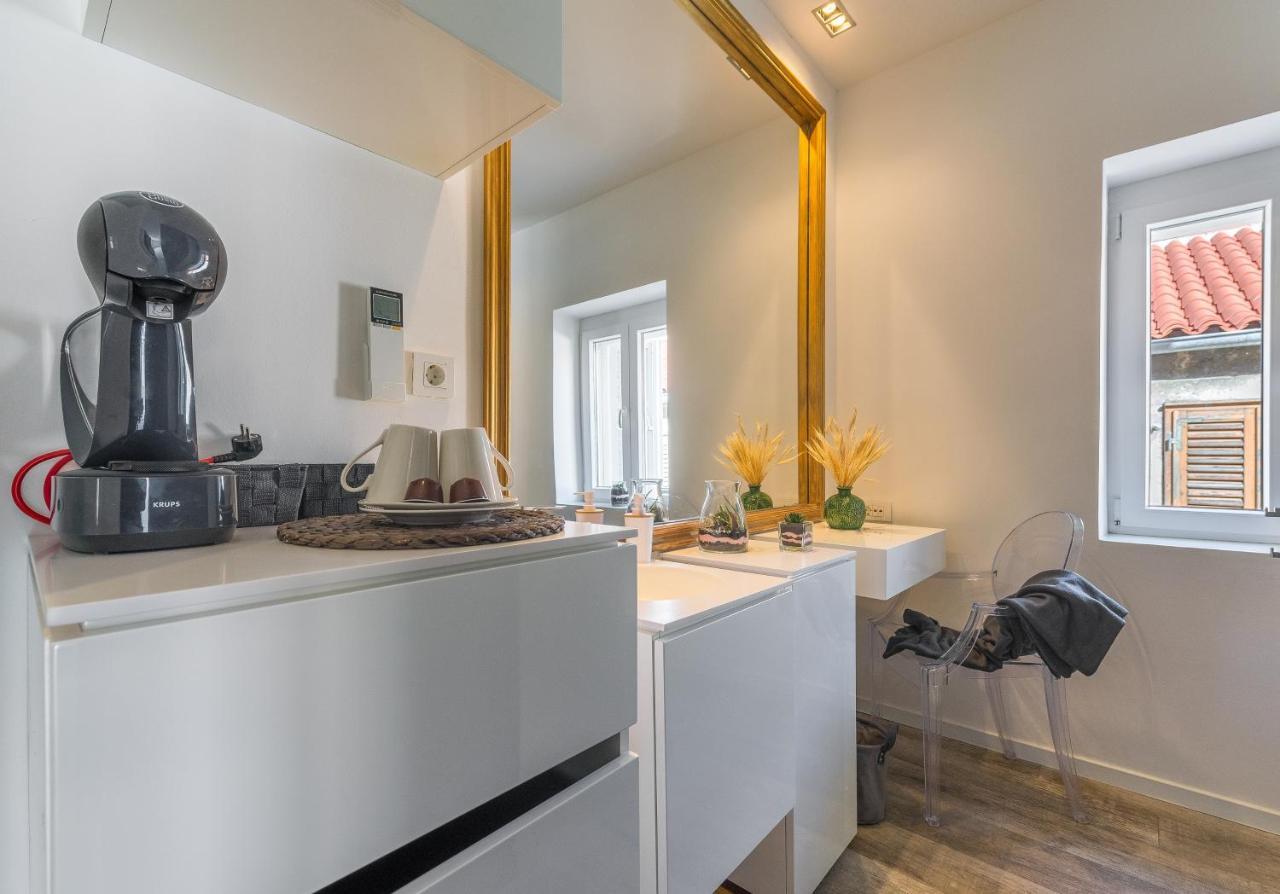 Central Rooms In Old Town By Belmont Realty Zadar Extérieur photo