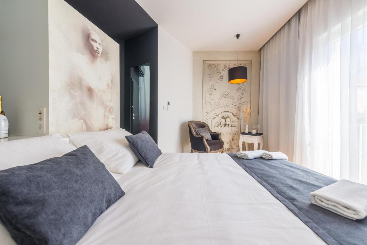 Central Rooms In Old Town By Belmont Realty Zadar Extérieur photo